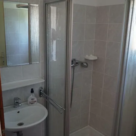 Tonka Luce Nebo Appartement Sutomiscica